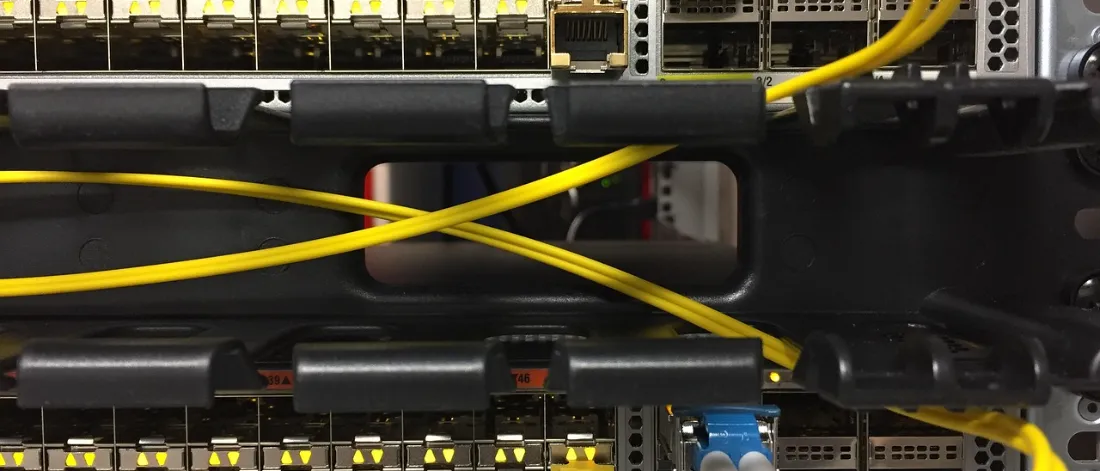 switch, technology, industry, server — İçerik Dağıtım Ağı: Ne Zaman Gerçekten Gerekir?