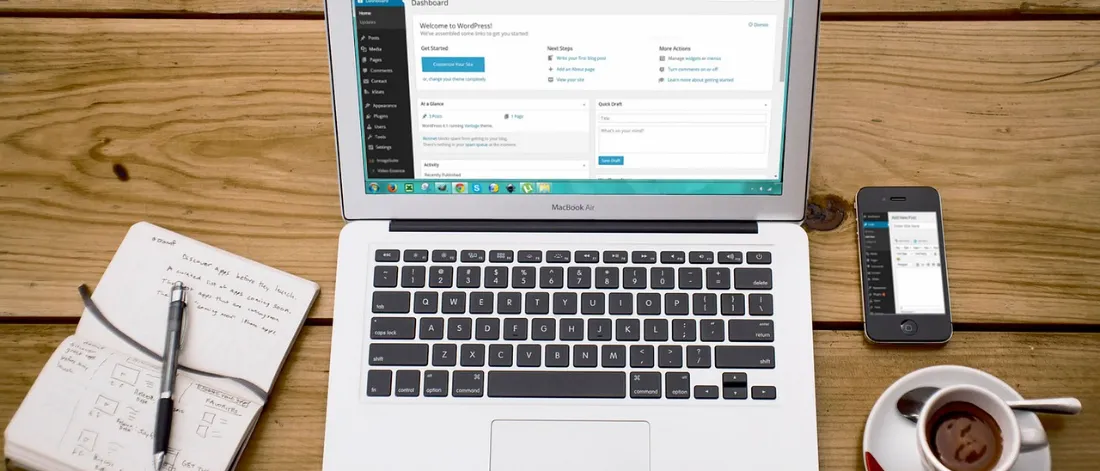 laptop, wordpress, wordpress design, smartphone — Core Web Vitals: LCP, INP ve CLS Neden Sıralamayı Etkiler?
