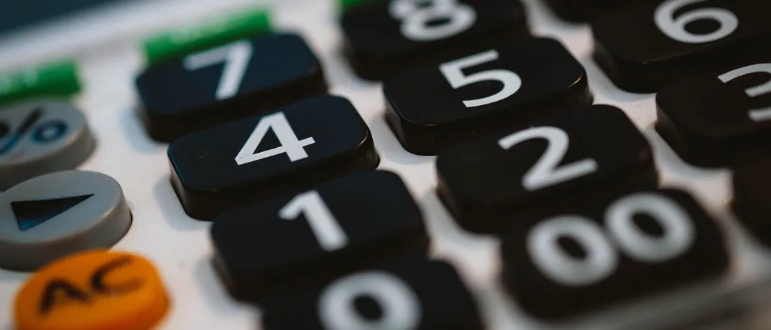 calculator, business, office, accounting — Mobil Uygulama Fiyatları 2026: Bütçeyi Ne Belirler?
