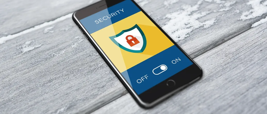 cyber security, smartphone, cell phone, protection — Mobil Uygulama Güvenliği: En Sık Yapılan Beş Hata