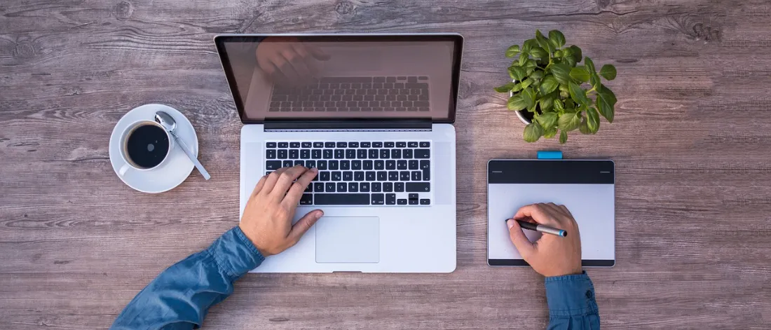 laptop, mockup, graphics tablet, tablet — Çevrimdışı Çalışan Mobil Uygulama Nasıl Tasarlanır?