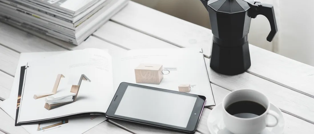 technology, tablet, coffee cup, digital tablet — Kendi Verinizle Çalışan Yapay Zekâ: Nasıl Kurulur?