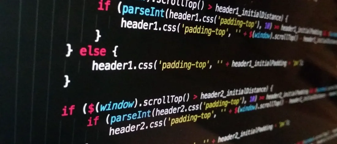 technology, computer, code, javascript — Teknik Borç: Ne Zaman Ödemeli, Ne Zaman Taşımalı?
