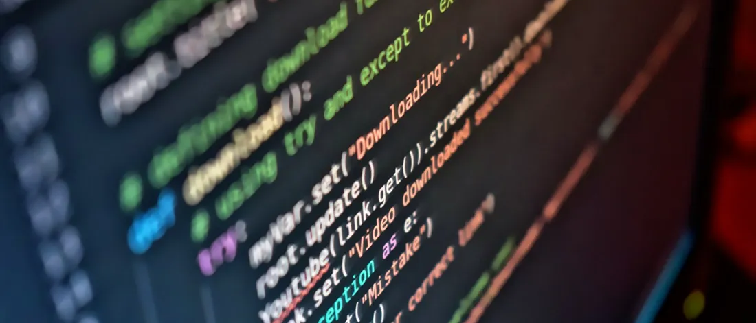 computer, technology, coding, web design — Web Sitesi Ne Zaman Yenilenmeli? Beş Somut İşaret