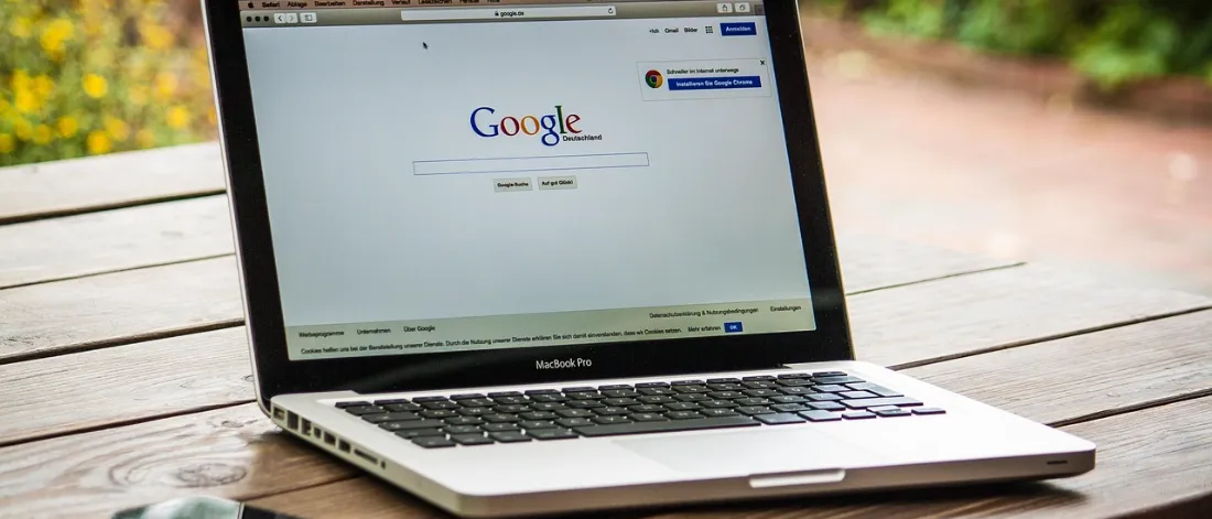 macbook, laptop, google, display — Site İçi Arama: Kelime Eşleşmesinden Anlam Aramasına