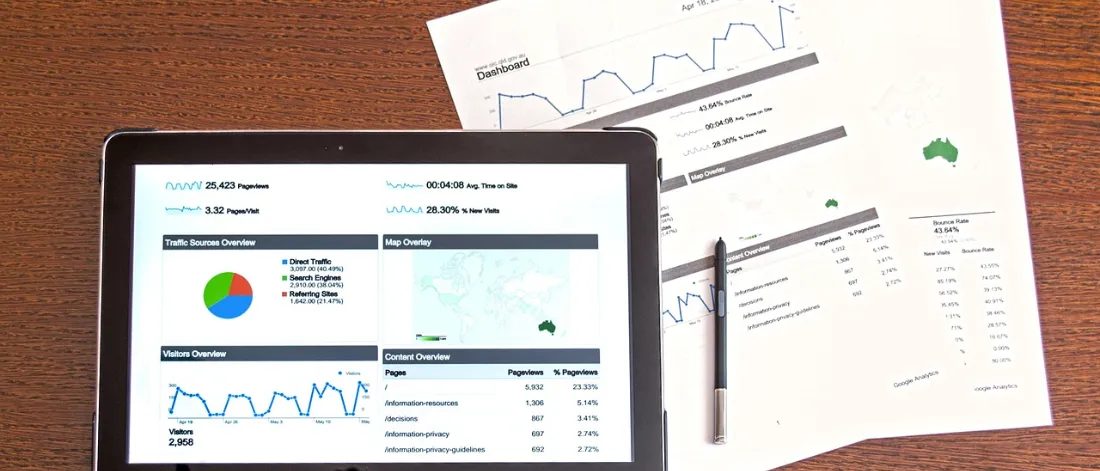 analysis, analytics, business, charts — Yapay Zekâ Projelerinde Beş Risk ve Yönetimi