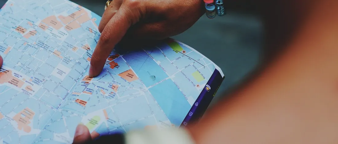 map, tourism, world map, lost — Yerel SEO: Şehir Bazlı Aramalarda Görünmek
